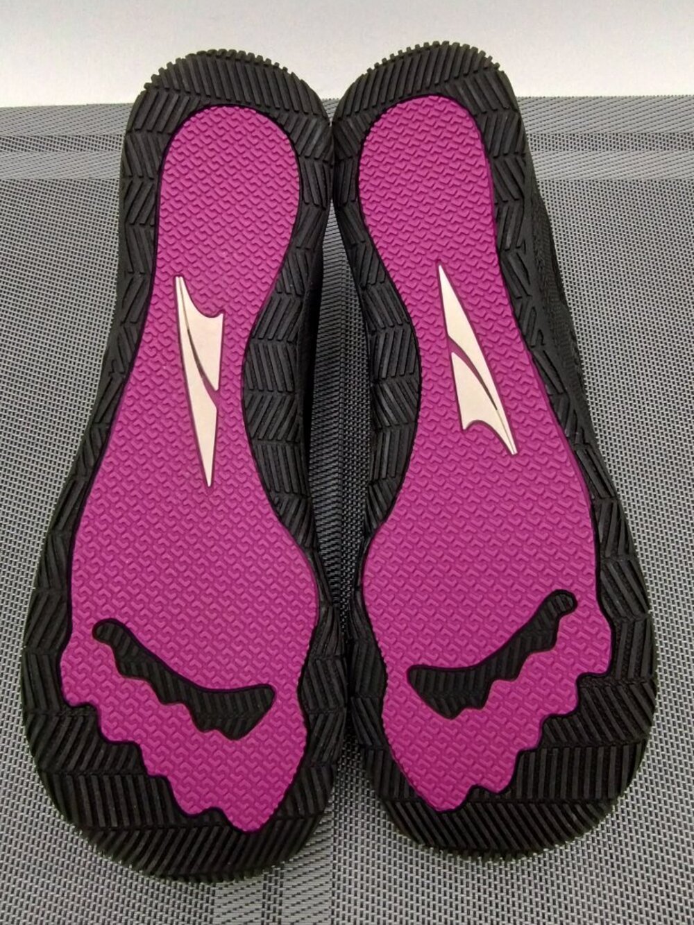 Altra HIIT XT Cross Training Shoes Black Purple Size 7.5 - Picture 15 of 15